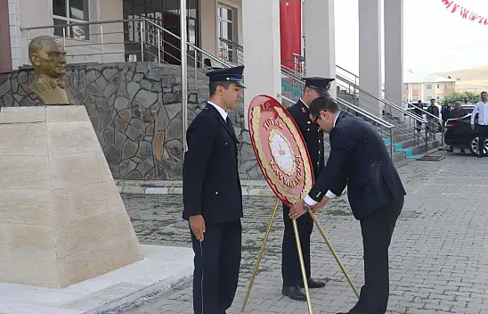Tutak'ta 30 Ağustos Zafer Bayramı düzenlenen törenle kutlandı