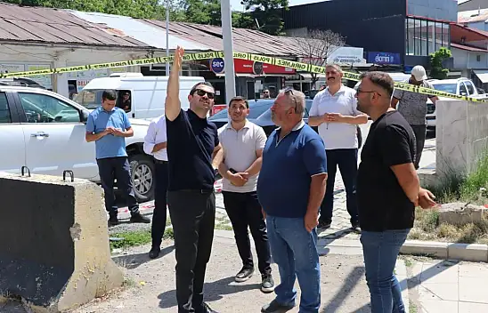 Tutak'ta eski Hükümet Konağı'nın yıkım süreci yerinde incelendi