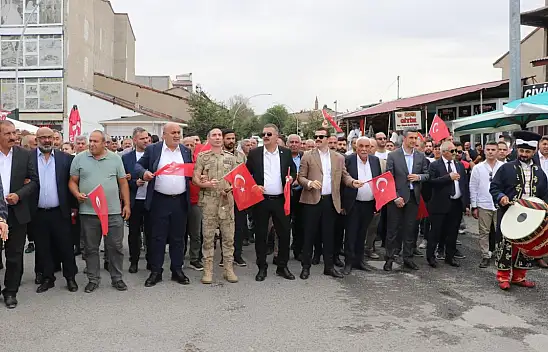 Tutak'ta festival coşkusu ilçeyi sardı: Geleneksel buluşmaya yoğun ilgi