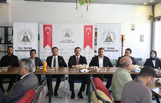 Tutak'ta görev yeri değişen hakim, savcı ve müftü için veda programı düzenlendi