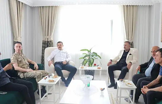 Tutak'ta şehit Ebuzer Özyolcu'nun ailesine anlamlı ziyaret