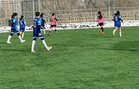 U17 Kadınlar Ligi'nde Bayazıtspor'dan 3 puan geldi