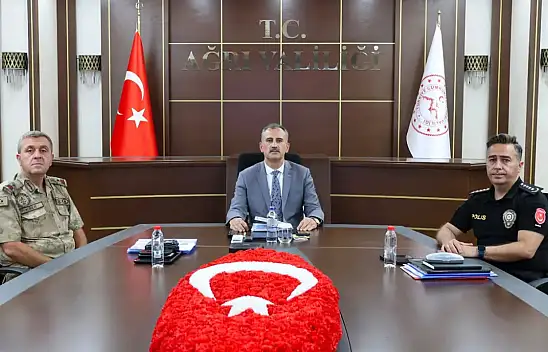 Vali Bozkurt 81 ilin katıldığı 'Terörsüz Türkiye' toplantısına katıldı
