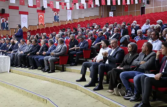 Vali Bozkurt Ağrı'daki yatırımları muhtarlarla değerlendirdi