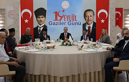 Vali Bozkurt gaziler ve aileleriyle bir araya geldi