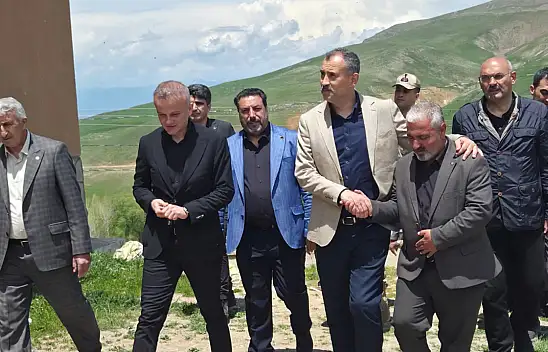 Vali Bozkurt Hamur köylerinin nabzını tuttu