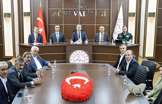 Vali Önder Bozkurt 5 ilçenin muhtarlarıyla bir araya geldi