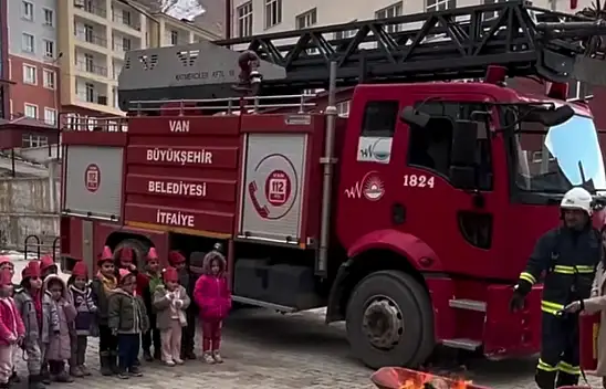 Van'da öğrencilere meslek tanıtım etkinliği düzenlendi
