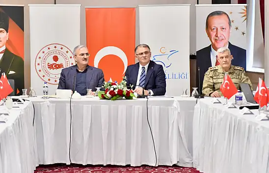 Van'da Sahipsiz Sokak Hayvanlarına Yönelik Çalışmalar Değerlendirildi