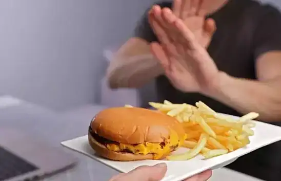 Yalnızlık beslenme alışkanlıklarınızı olumsuz etkilemesin