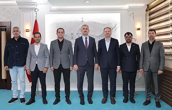Yeşilay Genel Başkanı Dinç Vali Bozkurt'u ziyaret etti