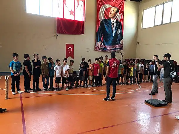 Okçuluk Kursu Ağrı Yaz Okullarında Öğrencilerin Gözdesi