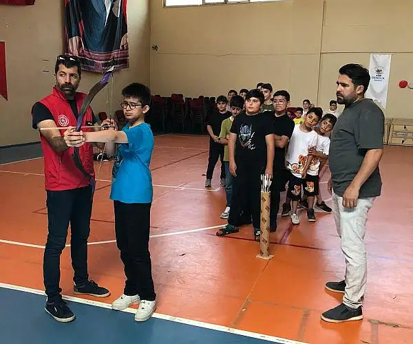 Okçuluk Kursu Ağrı Yaz Okullarında Öğrencilerin Gözdesi