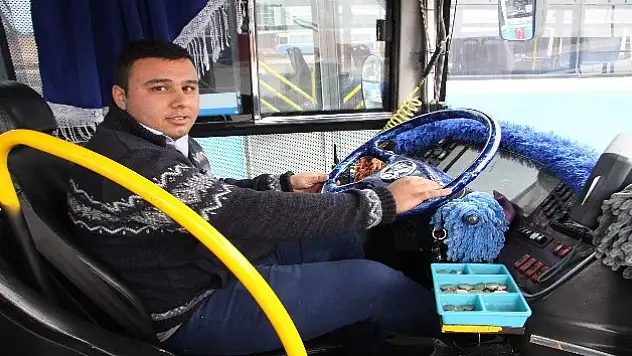 Halk otobüsü şoföründen alkışlanacak hareket