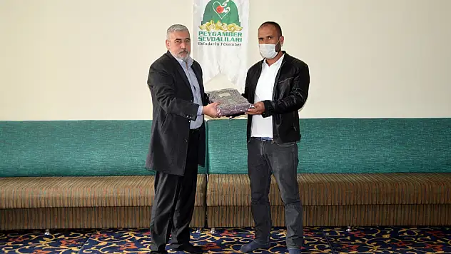 Ağrı'da Siyer Yarışmasında başarılı olan öğrencilere ödülleri dağıtıldı