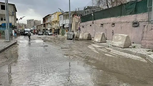 Diyadin'de yıllardır trafiğe kapalı olan yol yeniden açıldı