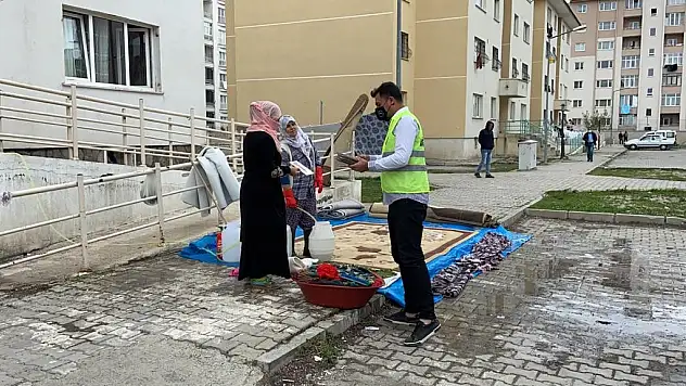Başkan Sayan, Anneler Günü'nde annelere hediyeler gönderdi