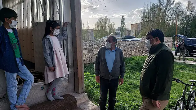 Diyadin Kaymakamı Balcı 600 çocuğa bayramlık dağıttı