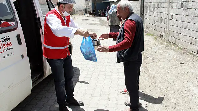 Ağrı'da 13 bin ihtiyaç sahibi aileye sıcak yemek ulaştırıldı