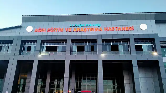 COVİD-19 tedavisi gören kadın hastanenin 7. katından atladı