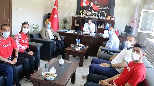 Müdür Çalgan sporcuları tebrik etti