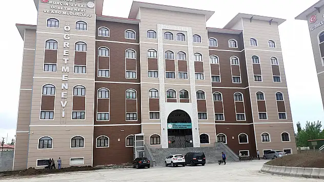 Ağrı'da 5 yıldızlı otel konforundaki öğretmenevi hizmete başladı