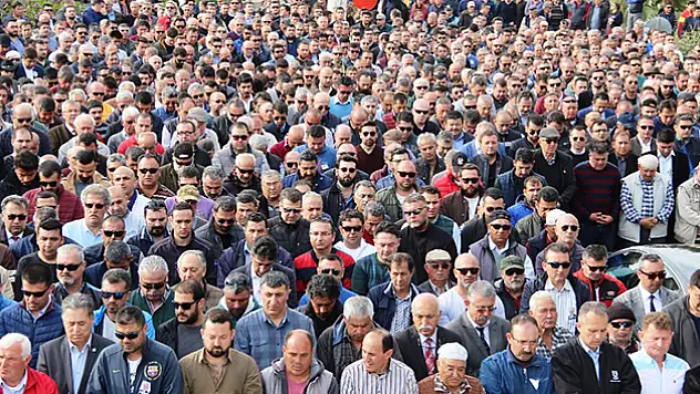Bodrumlular Belediye Başkan Yardımcısını son yolculuğuna uğurladı