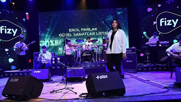 Ağrı'dan Erol Parlak Güzel Sanatlar Lisesi Ankara'da Sahneye Çıktı