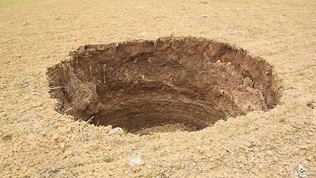 Sivas'da dev obruk oluştu