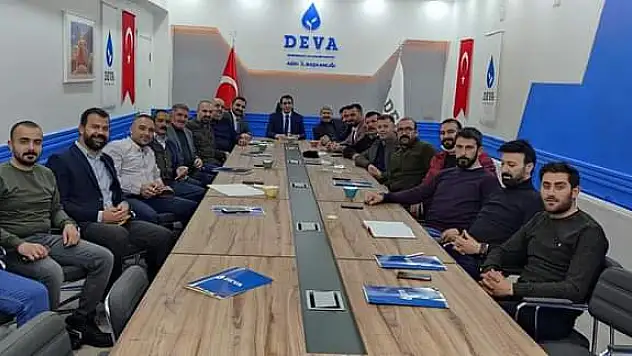 Ağrı DEVA kuruluşunun birinci yıl dönümünü kutladı