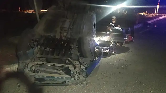 Ağrı'ya gelen otomobil refüje çarparak ters döndü: 2 ölü, 2 yaralı