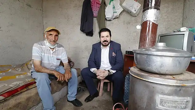 Başkan Sayan, bayramda Aziz amcayı unutmadı