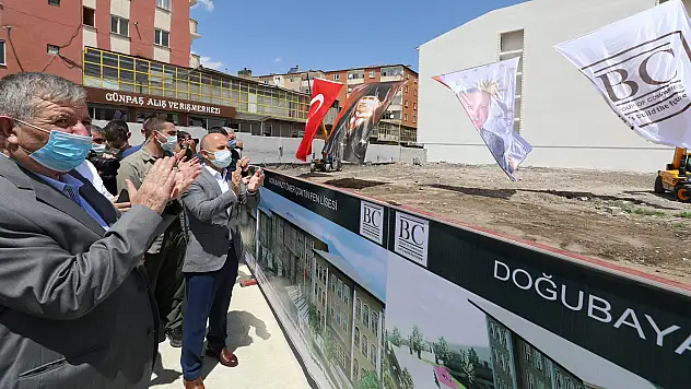 Doğubayazıt Ömer Çoktin Fen Lisesi'nin temel atma töreni düzenlendi