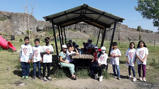 Ağrı'da 'Telafide Ben de Varım' programı ile öğrenciler yaz ayını verimli geçiriyor