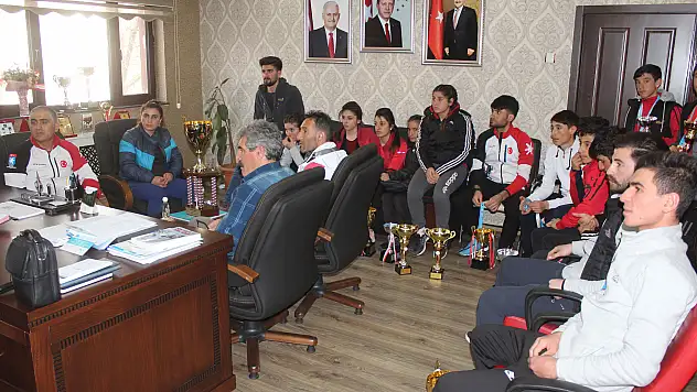 Ağrılı sporculardan tarihi başarı