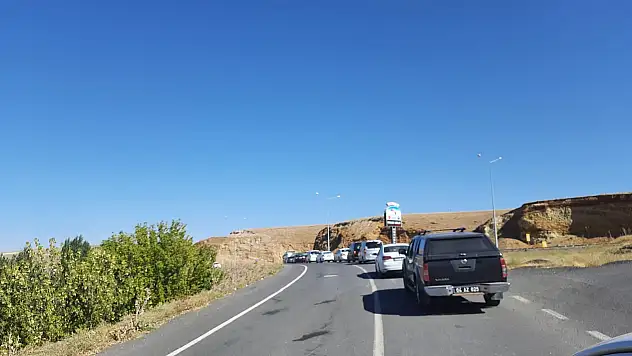 Taşlıçay kaymakamı konvoyla uğurlandı