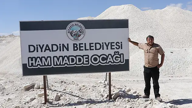Diyadin'de kurulan taş ocağı hem istihdama hem de belediye bütçesine katkı sağlıyor