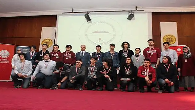 İhlas Kolejine gümüş madalya