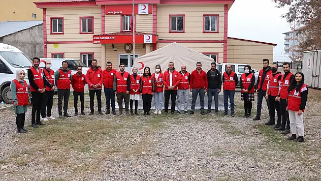 Kızılay personeli ve gönüllülerine çadır kurulumu eğitimi verildi