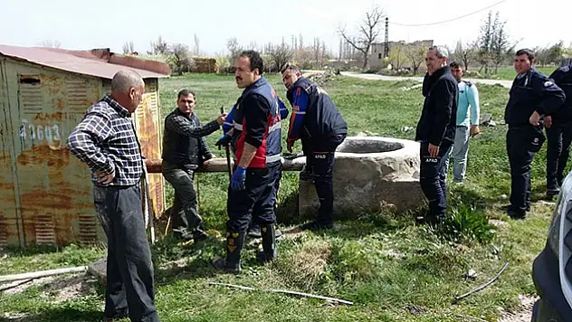 Kuyuya düşen koyun böyle kurtarıldı