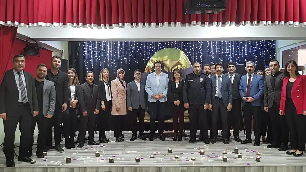 Hamur'da şiir dinletisi