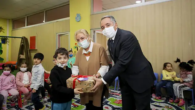 Rektör Karabulut, Anaokulu Öğrencileriyle Bir Araya Geldi