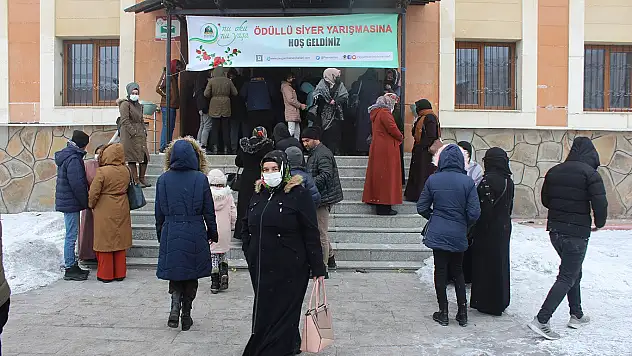 Ağrı'da binlerce kişi Siyer Yarışması'na katıldı