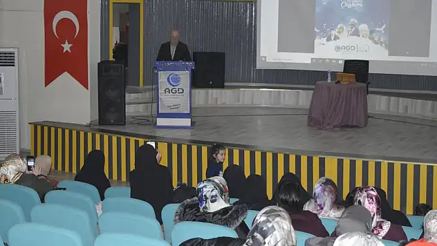 Ağrı AGD 'Şehitler Gecesi ve Erbakan'ı Anma Programı' Düzenledi