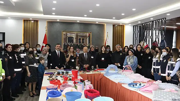 Ağrı'da 'Üreten Kadınlar Sergisi' açıldı