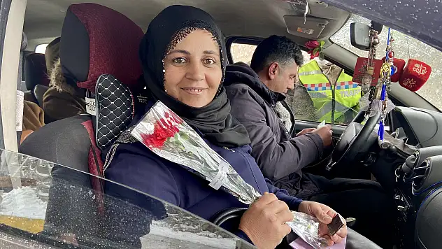 Kadın jandarma personeli, kadınları unutmadı