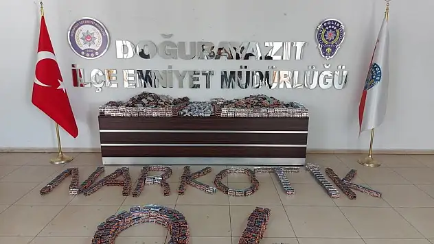 Ağrı'da yeşil reçeteye tabi kaçak ilaçlar ele geçirildi: 2 tutuklama