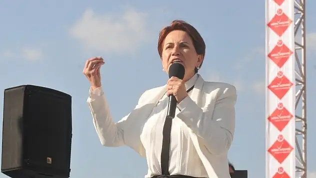 Akşener yeniden başkan