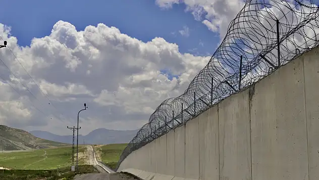 Ağrı'da askeri araç devrildi 2 şehit