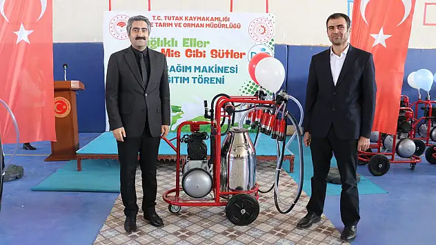 Tutak'ta 'Süt Sağım Makinası' dağıtımı
